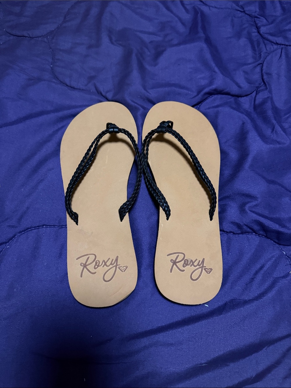 Roxy Women's Tan Footbed Flip Flops with Black Braided Straps